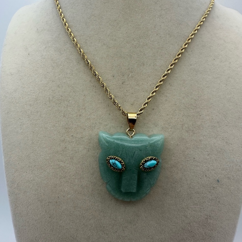 Green Aventurine Panther Pendant Necklace on Stainless Steel Rope Chain - Picture 3 of 9